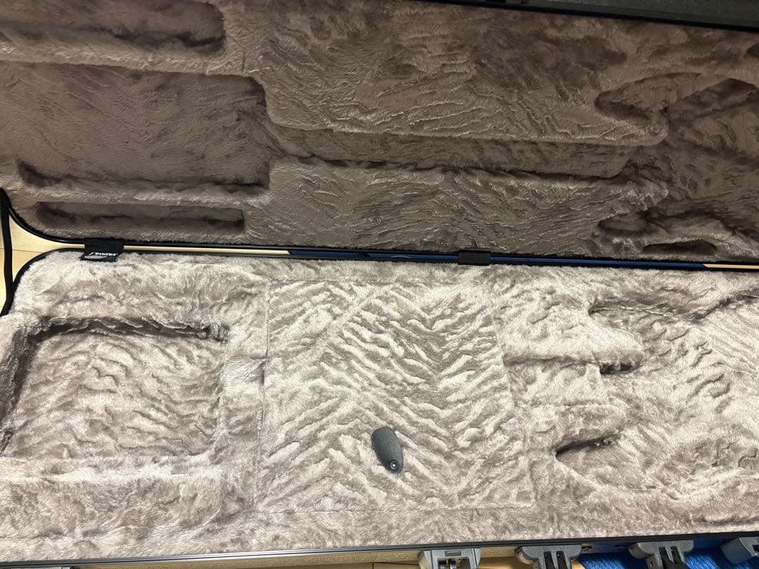 ベース Fender DELUXE MOLDED CASE Jazz bass