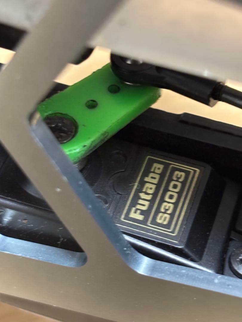 t*8様 京商FW05 エンジンラジコン