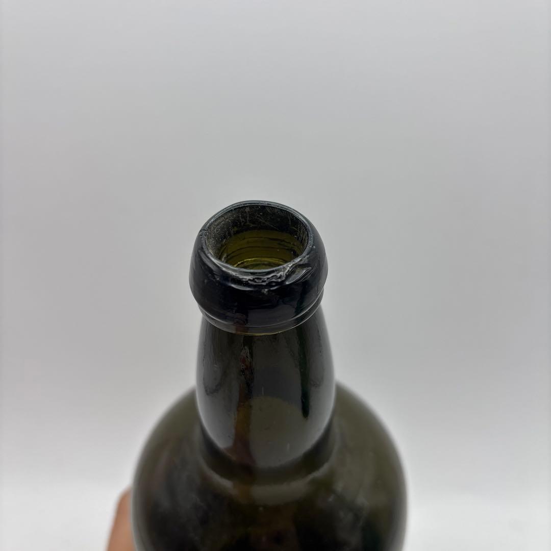 アンティークボトル　暗緑色のワイン瓶　ガラス瓶