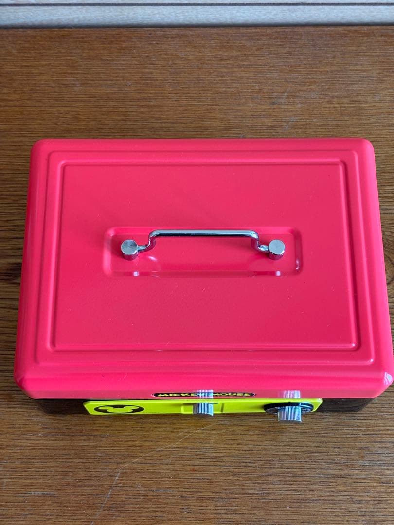 【美品・希少！】ミッキーマウス　ミニ金庫　手持ち金庫