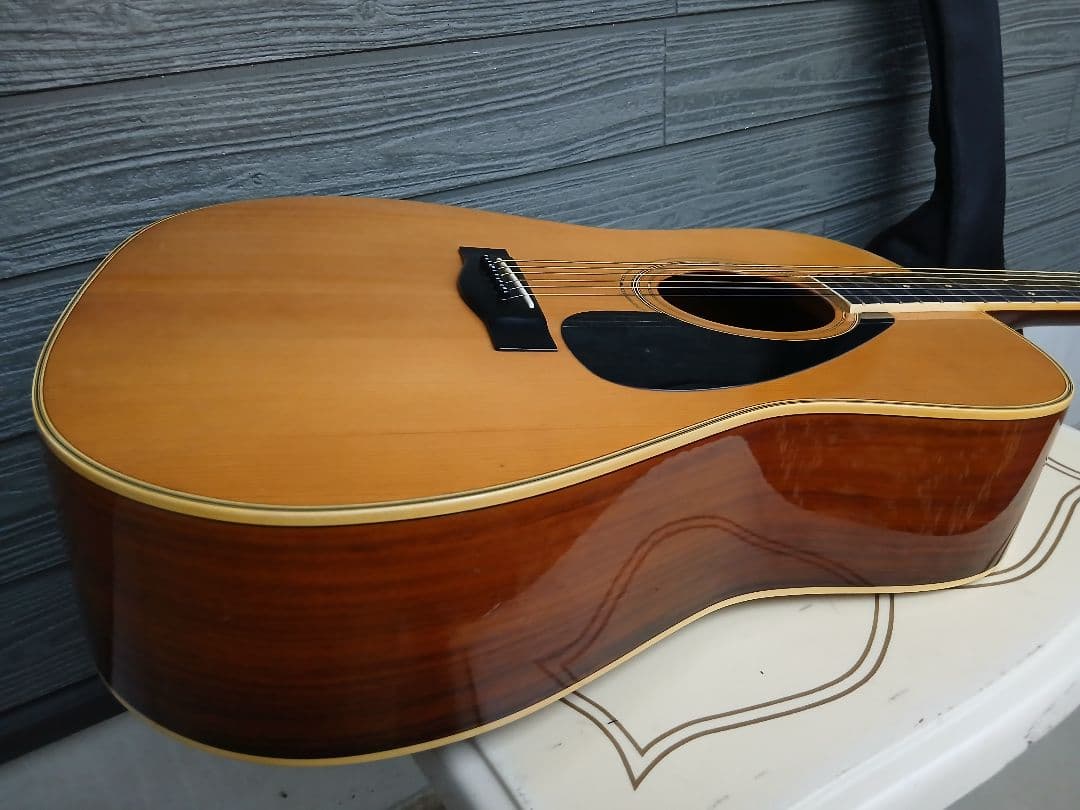 YAMAHA FG-301B オレンジラベル。