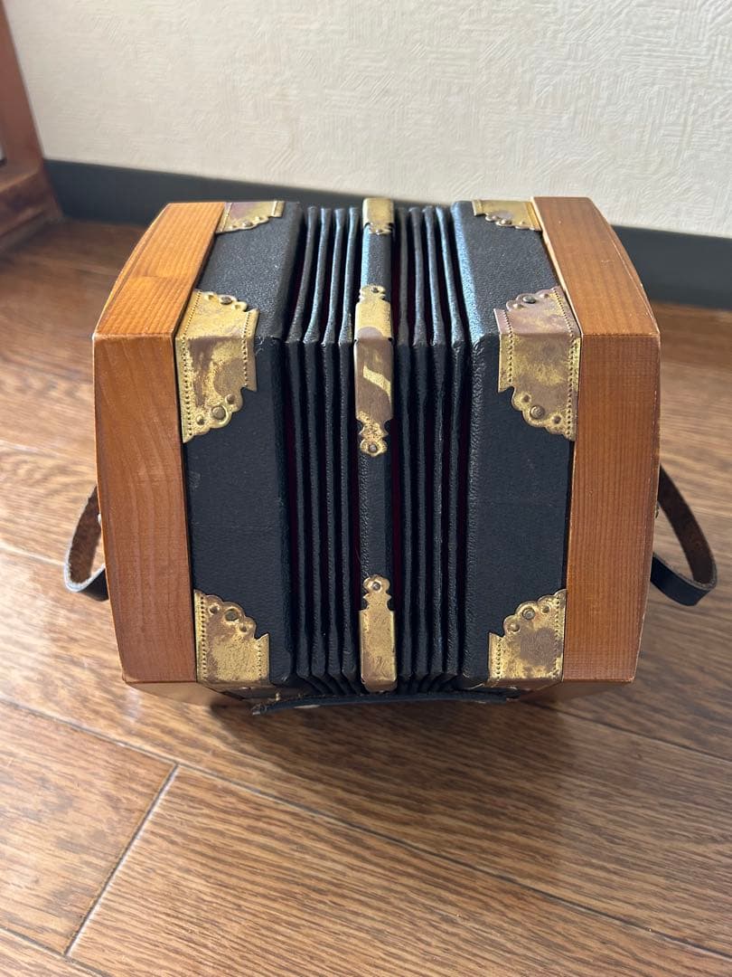 コンサーティーナ