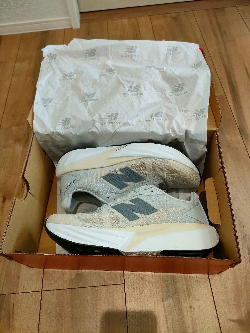 ニューバランス　フューエルセル レベル v5 D