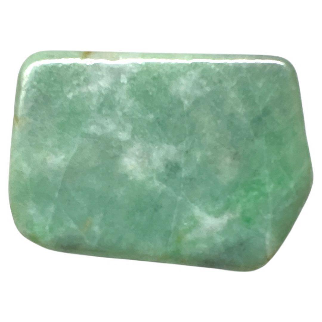 翡翠 緑色 長方形 糸魚川産　19.3g