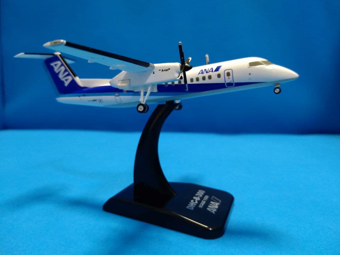 ANA全日空　DHC-8-300 JA801K 1/200