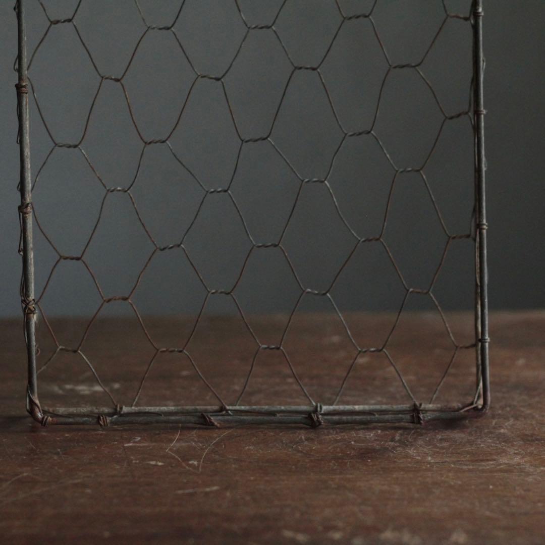 鉄あるいはブリキを編んだ トレイ 籠 坂田さん的 古道具 オブジェ アンティーク