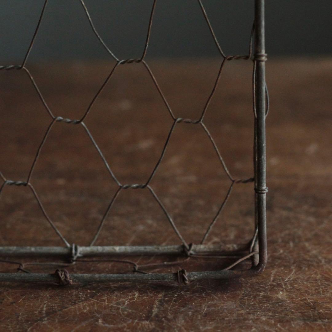 鉄あるいはブリキを編んだ トレイ 籠 坂田さん的 古道具 オブジェ アンティーク