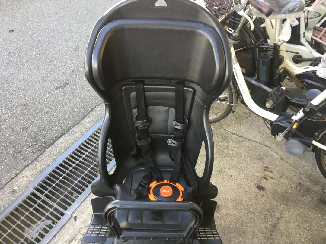 地域限定送料無料　ギュットミニ　三人乗り　8,9AH　黒　神戸市　電動自転車