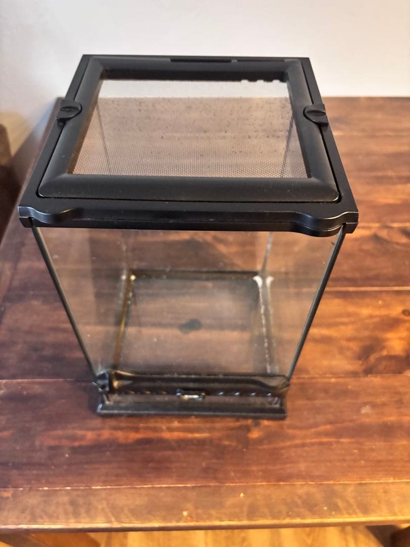 EXO TERRA LEDライト付き温室・ショーケース