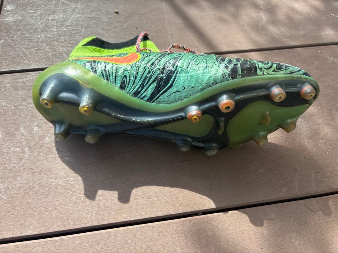 ナイキ　マジスタ　FG