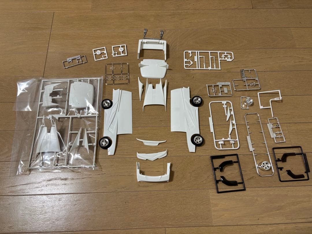 アオシマ1/24アズマックス100ハイエース、バニングパーツセット(ジャンク品)