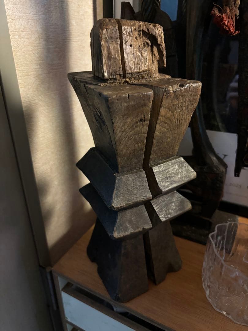 ルーマニア　東欧　木彫り　アンティーク　オブジェ