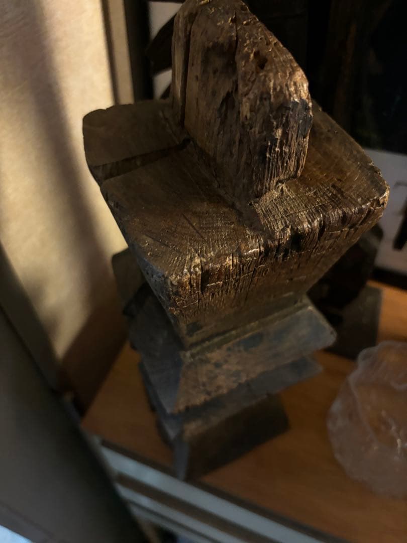 ルーマニア　東欧　木彫り　アンティーク　オブジェ