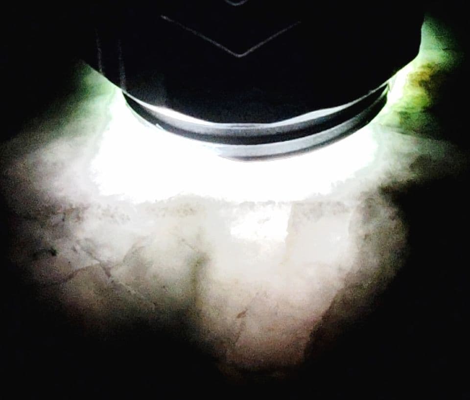 ★翡翠原石★糸魚川硬玉【小滝灰ラベ・転石・切り出し❶1319ｇ】