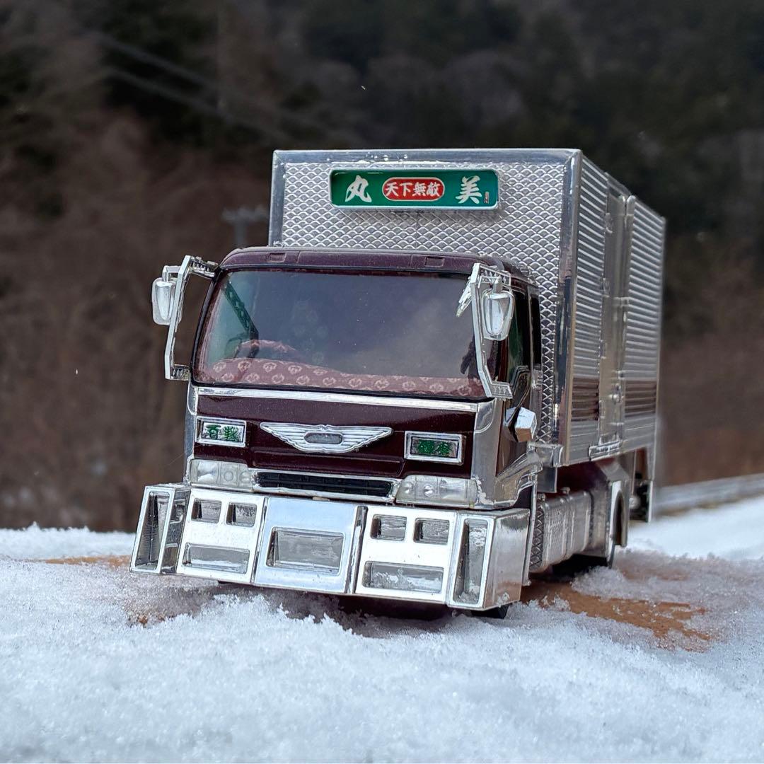 Kazuさん専用デコトラプラモデル いすゞフォワード320 アートトラック