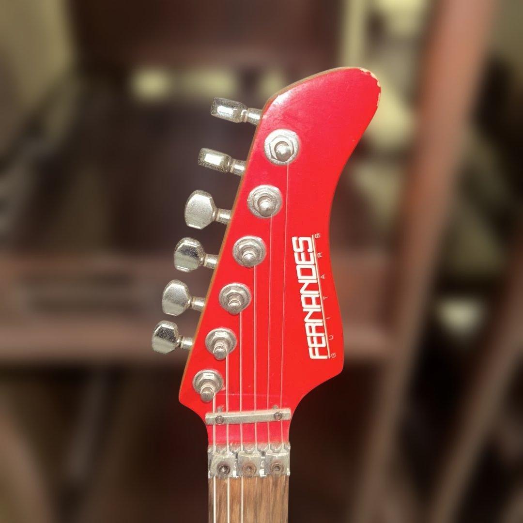 FERNANDES レッドエレキギター