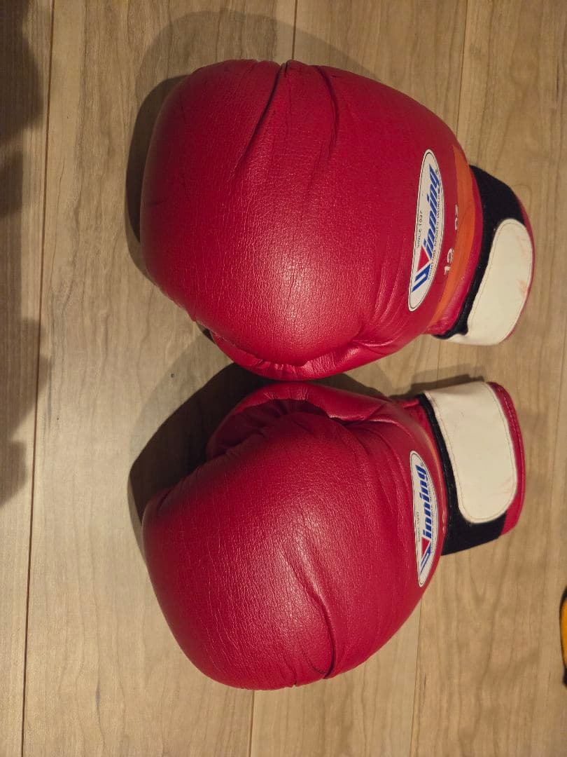 ジ*ー様 Winning ボクシンググローブ 12 oz 赤