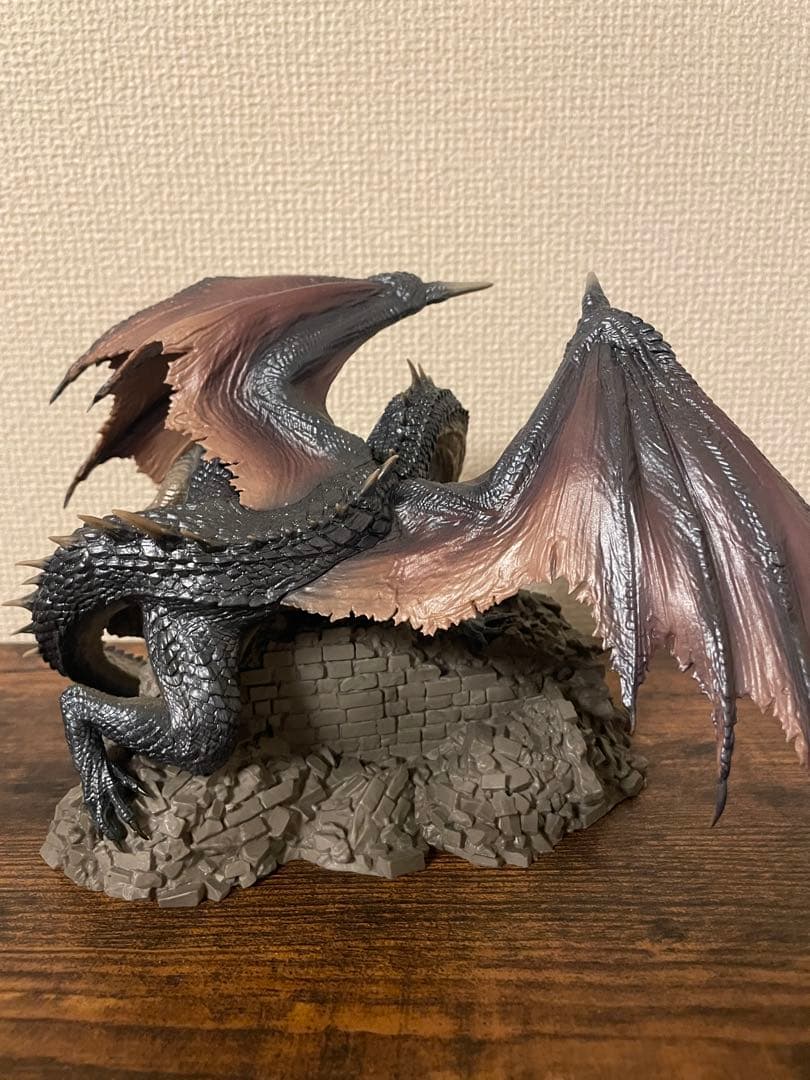 一番くじ　ミラボレアス　ラストワン賞　メタリックカラーver