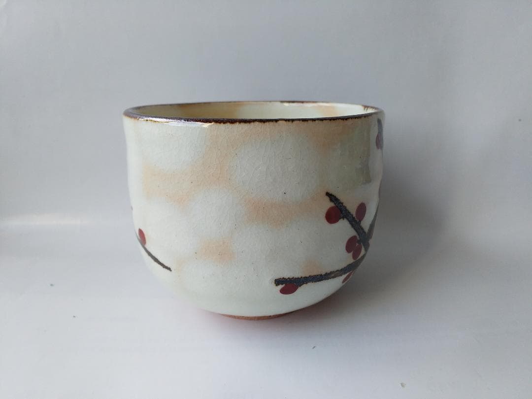 一三窯 北風一三 紅梅茶碗 共箱 栞 茶道具 抹茶碗 新品 未使用 です。