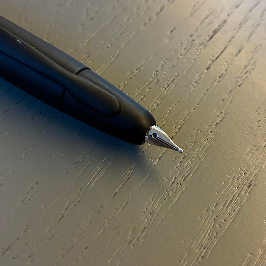 キャップレス マットブラック　M