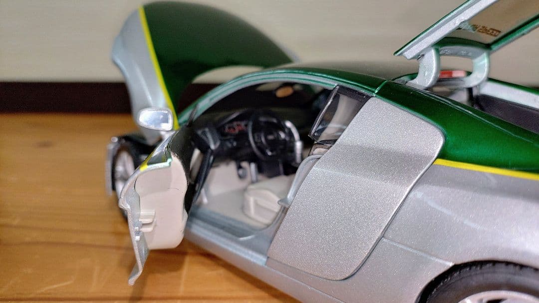 1/18　ミニカー　マイスト　アウディ　R8　V8　ニードフォースピード　ルマン