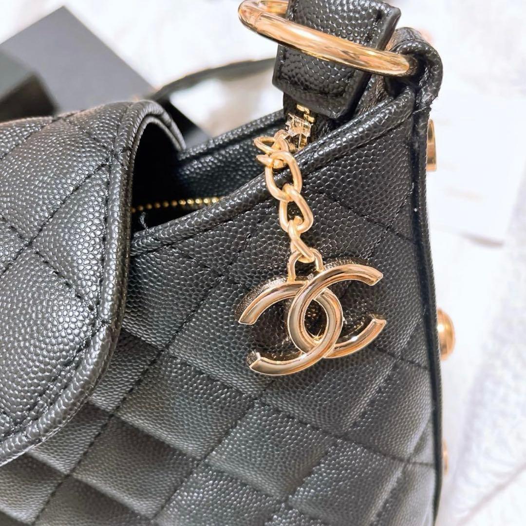 CHANEL MAKEUP キルティングチェーンショルダバック