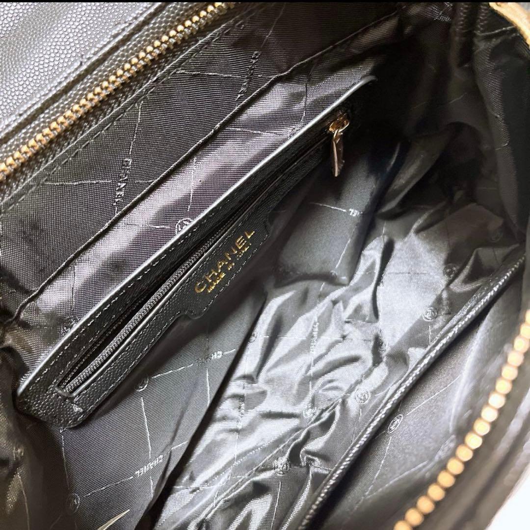 CHANEL MAKEUP キルティングチェーンショルダバック