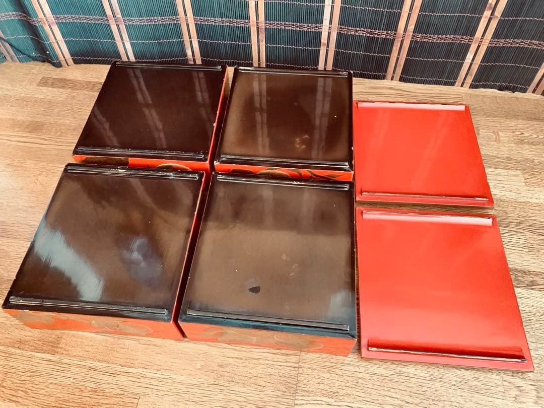 重箱　四段　共箱付