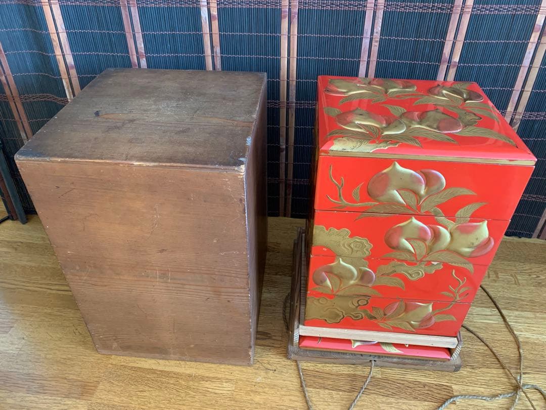 重箱　四段　共箱付