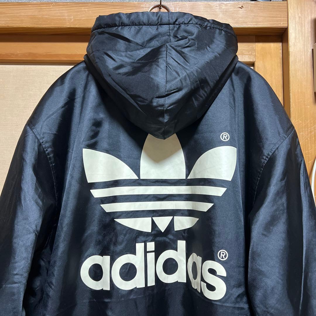 ヴィンテージ 古着 adidas アディダス ベンチコート デサント製　黒　赤