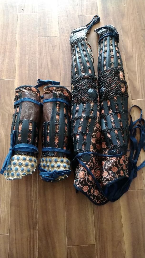 伝統的な日本の武士の甲冑等身大