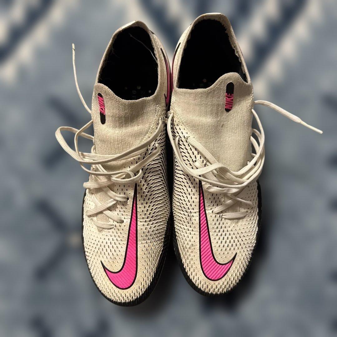 Nike サッカースパイク　FG ファントムGT ホワイト/ピンク