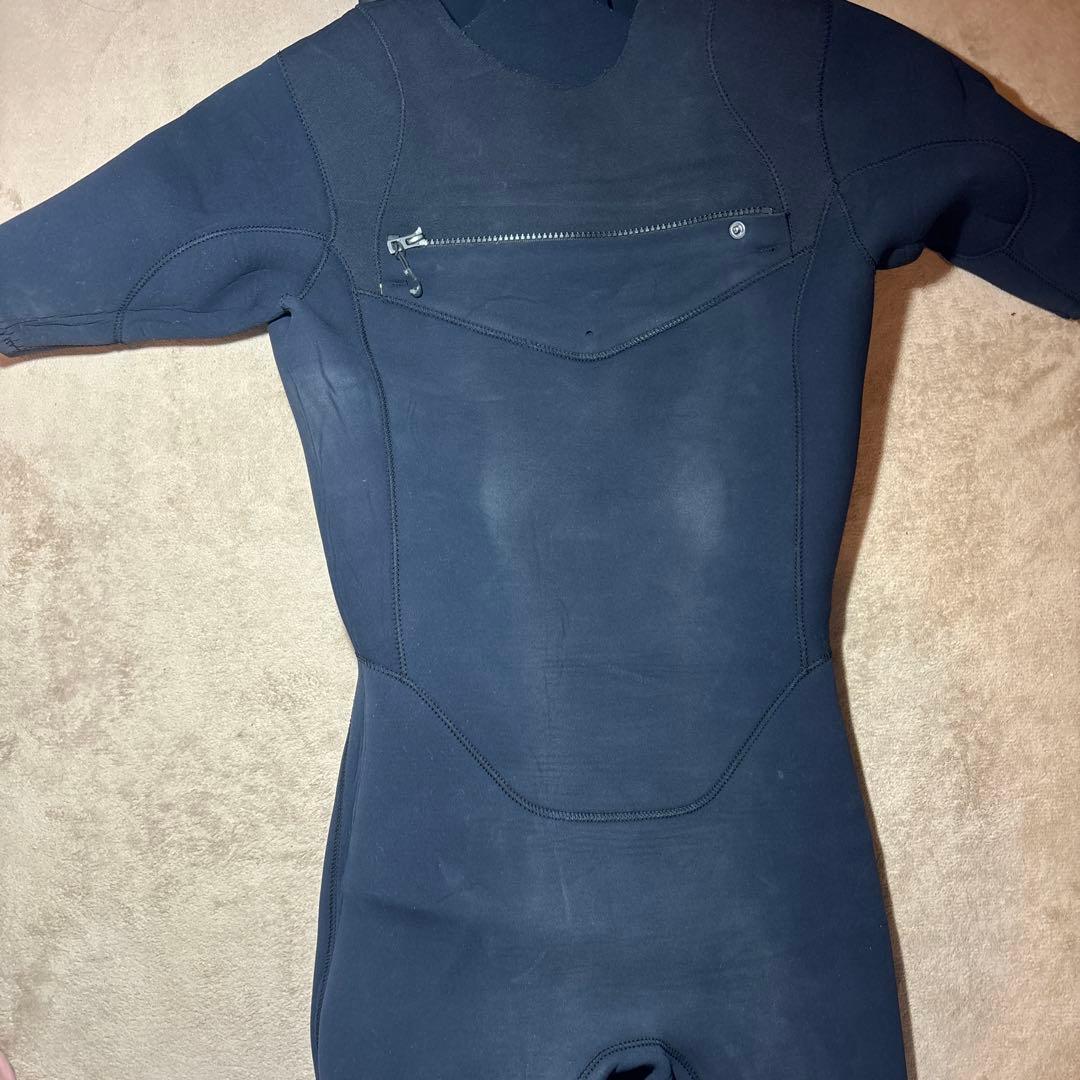 たけ.•*¨*✿ 　billabong ウエットスーツ