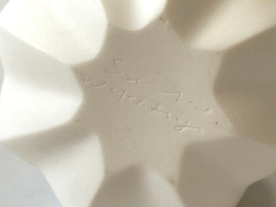 陶芸家　作家物　人気作家　若杉聖子　白磁　一輪挿し　花入　花瓶　共箱