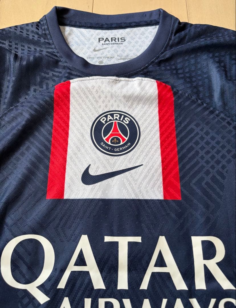 n*o様 メッシ、ネイマール他サイン入り PSG ユニフォーム 30番