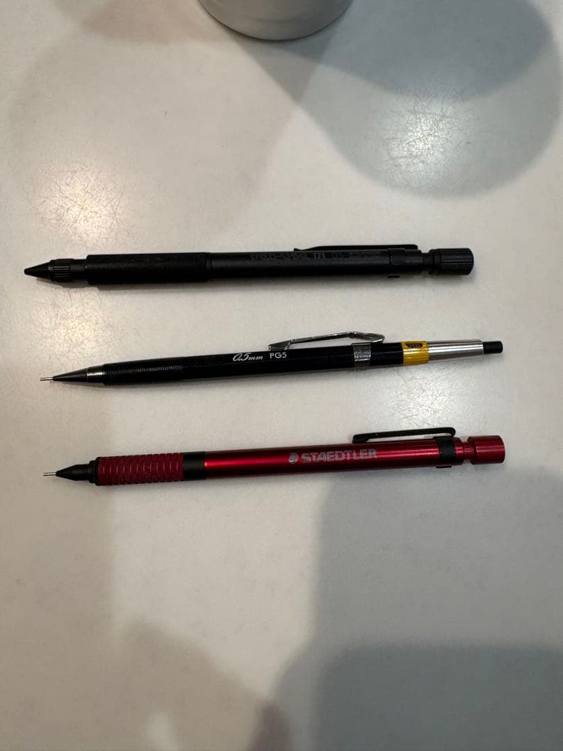 シャーペン11本、多機能ペン3本、芯ケース2つ、筆箱3つ、まとめ売り