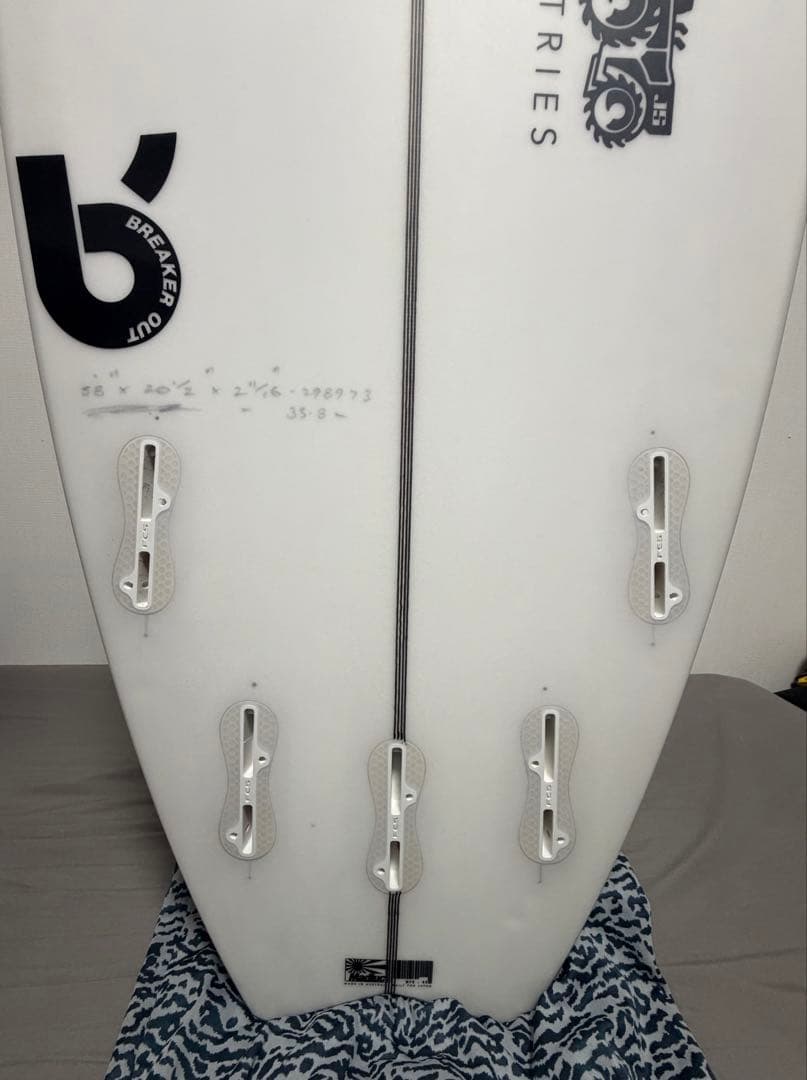 JSサーフボード　SUBZERO 5'8 FCS