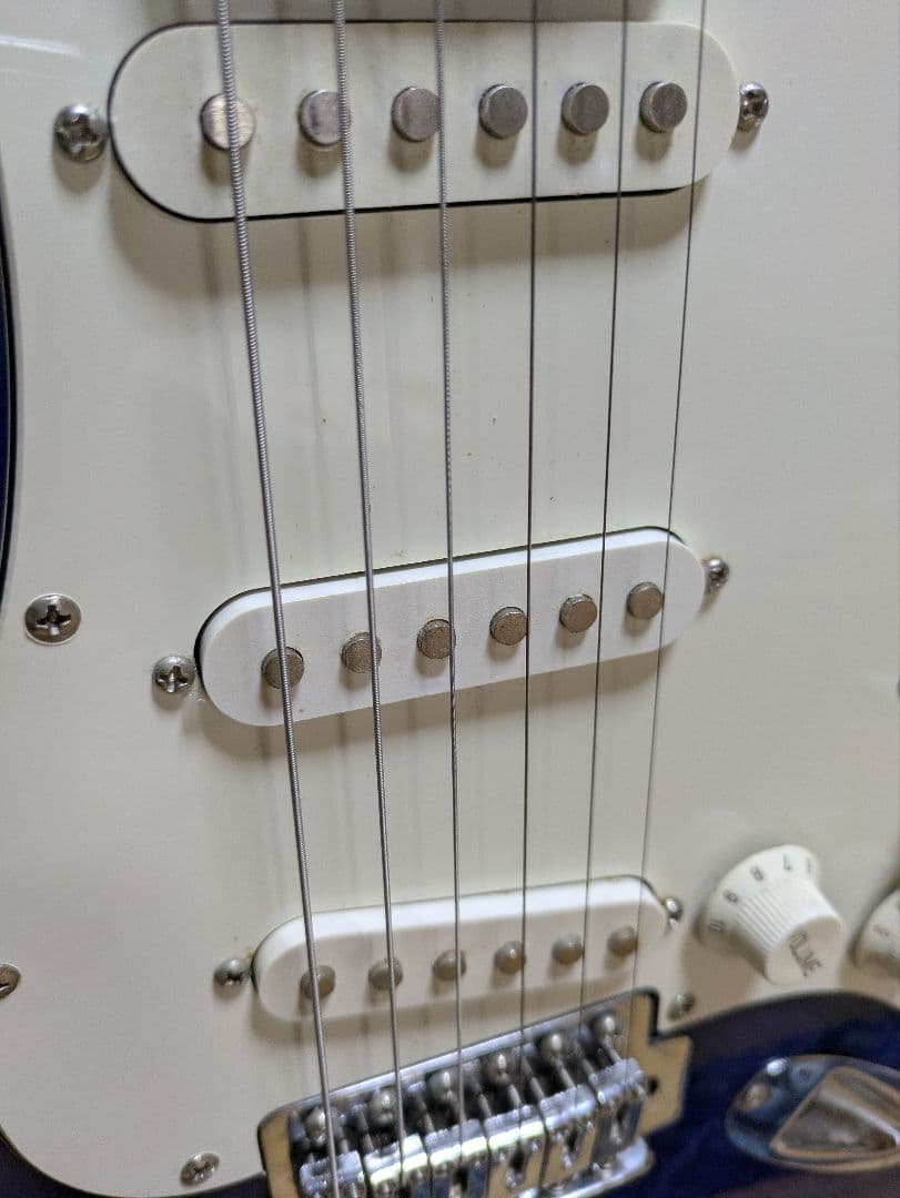 フォトジェニック　ブルー　エレキギター　ストラトキャスタータイプ