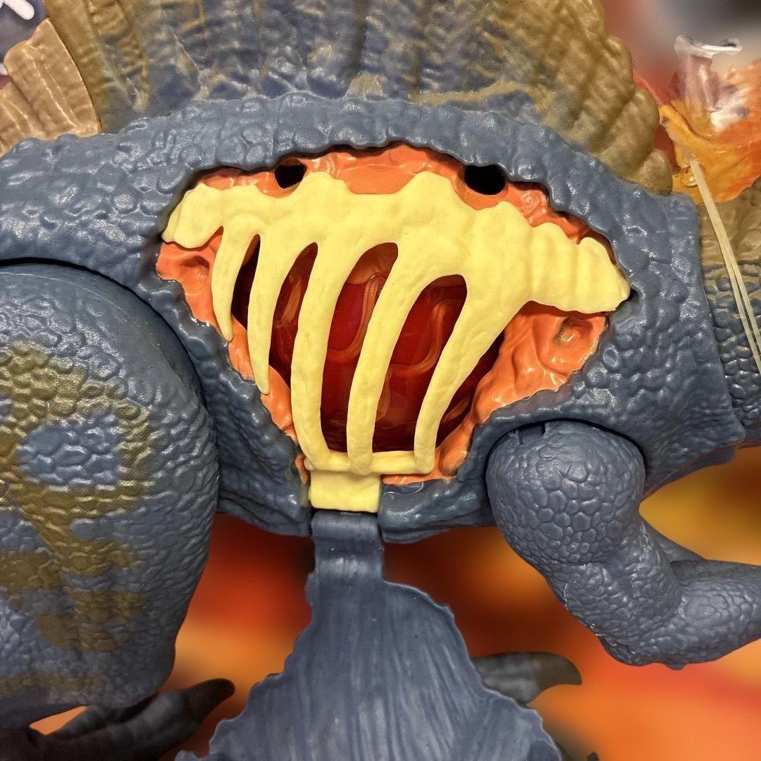 マテル　ジュラシックワールド　スピノサウルス