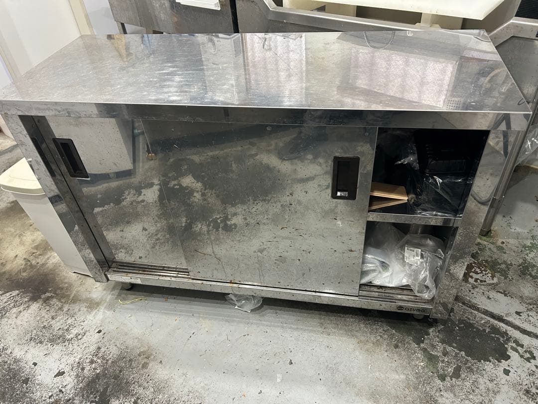 ステンレス製収納キャビネット