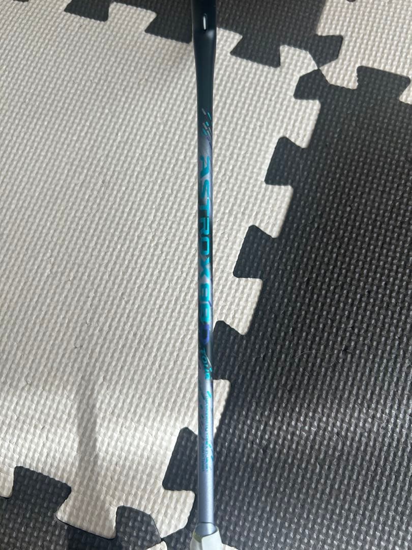 超美品　YONEX アストロクス88d ツアー 4u6g