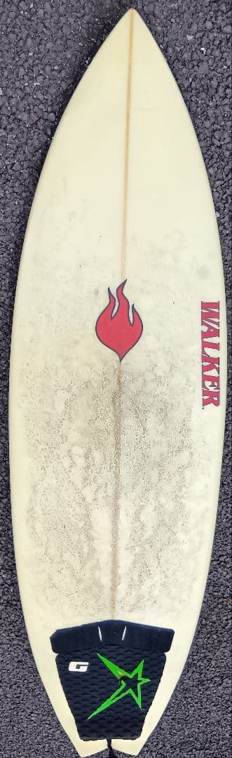 送料込みWALKERサーフボード 177cmニットケース付き
