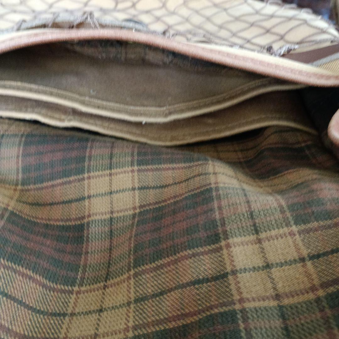 Barbour ベージュ クロスボディショルダーバッグセール