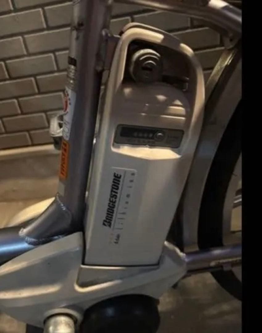 シルバー 電動アシスト自転車 前後バスケット付き　直接渋谷駅