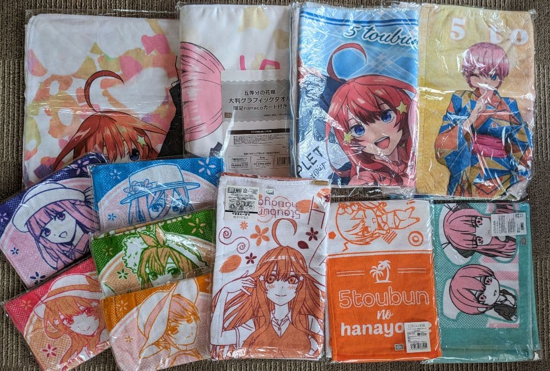 五等分の花嫁　中野一花　中野二乃　中野三玖　中野四葉　中野五月　五つ子集合　全員