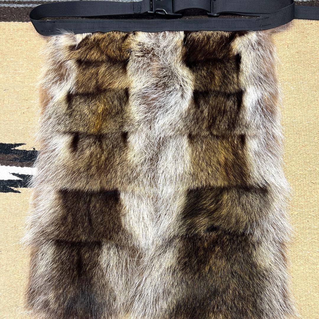 【裏地付】　ラクーン　アライグマ　尻あて　腰皮　狸毛皮敷物　　スキー　登山　山菜