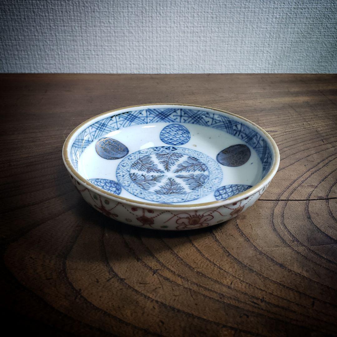 小皿 古伊万里 明治 丸窓 ようらく 四方襷文様 大明嘉清年製 イ号 ニュウ