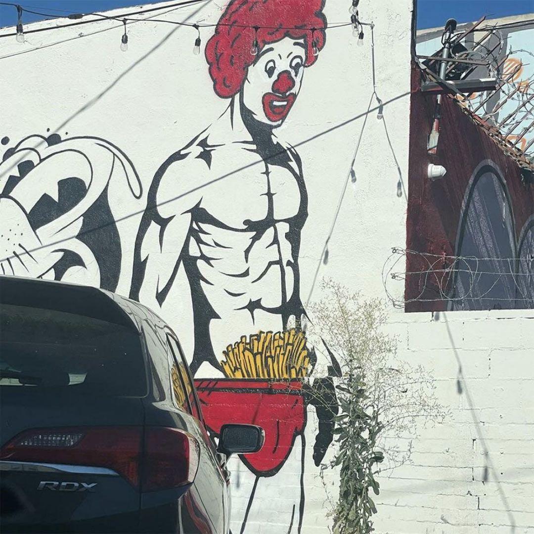 ロナルド　マクドナルド　セクシーバージョン　ウィザード・スカル