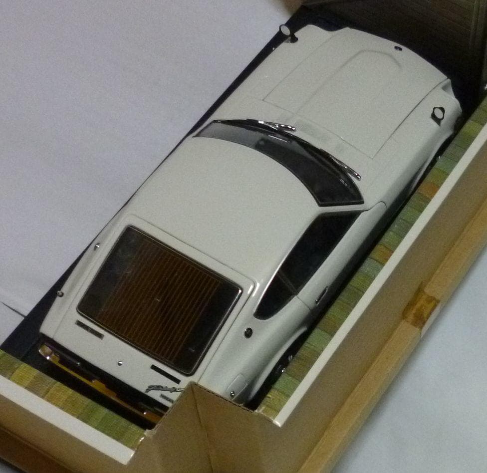 京商 1/18 ニッサン フェアレディ Z-L ホワイト