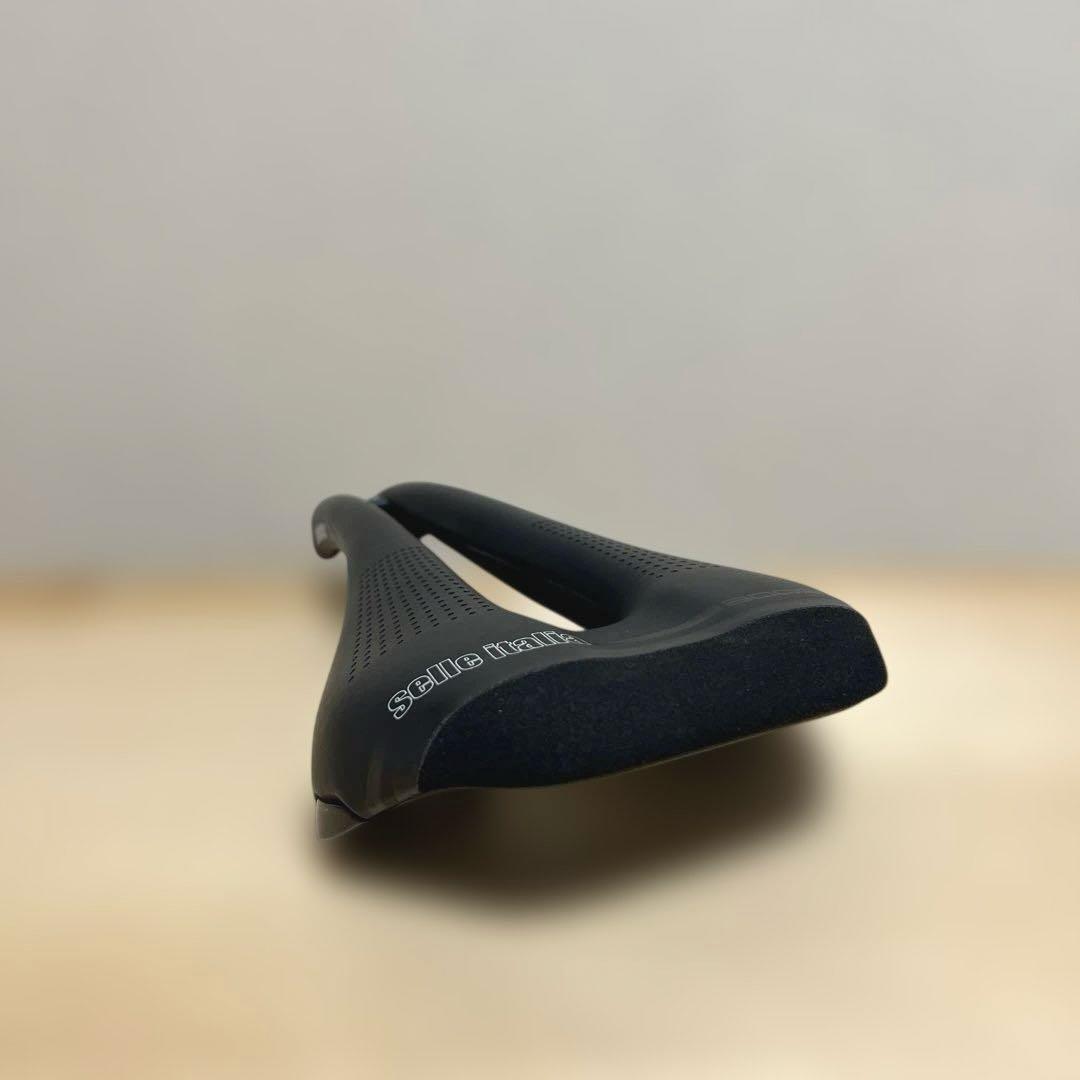Selle italia Novus Boost カーボンレール